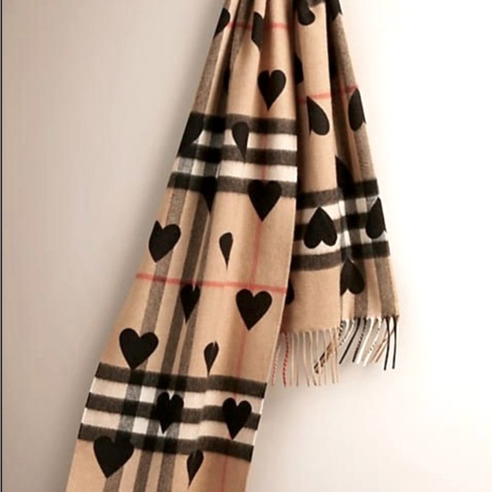 Burberry Limited Edition Heart Printed Camel Giant Check Cashmere Scarf 30x168CM